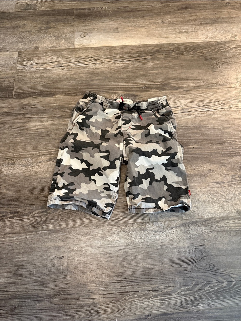 Levi’s Boys Camo Cargo Shorts - Gray &‎ Black Camouflage